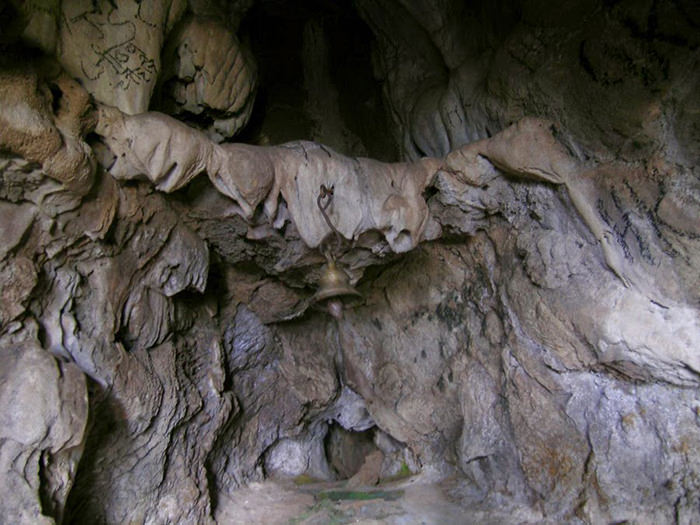 Patal Bhuvaneshwar Interior